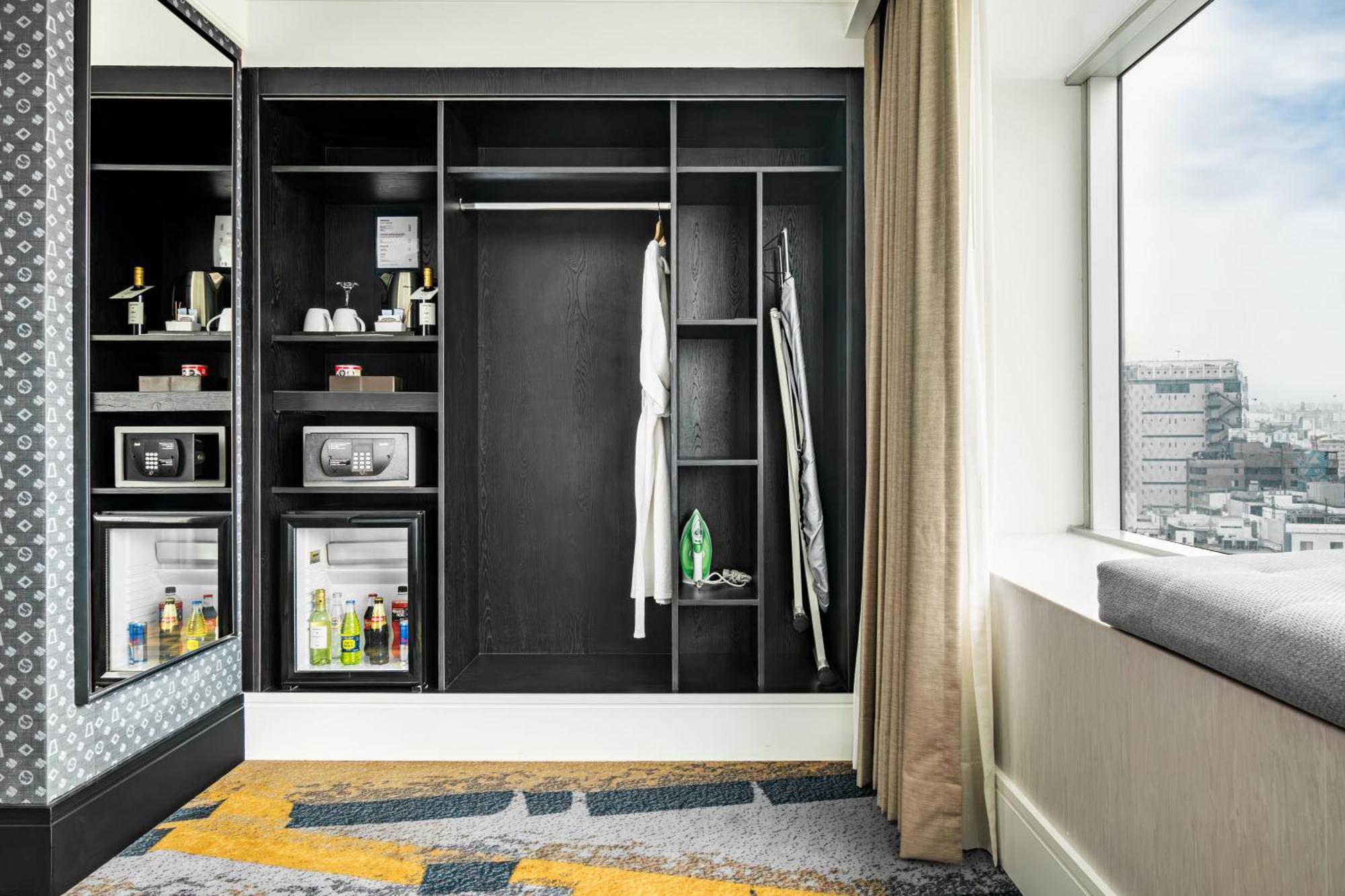 Casa Andina Premium Miraflores Lima Eksteriør billede A walk-in closet